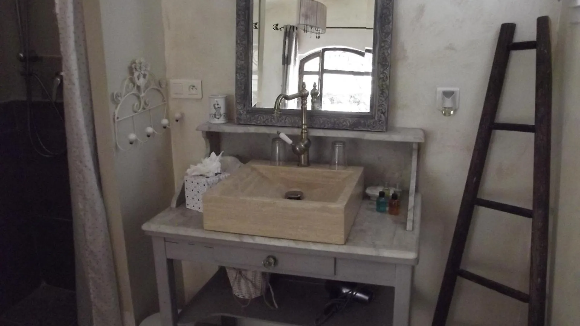 Le Moulin De Sonnailles Bed & Breakfast Cabries France